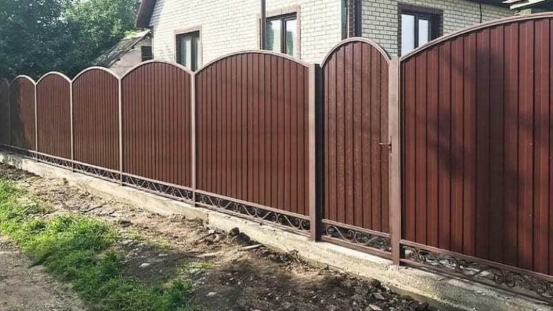 Установка и монтаж забора из профнастила в Волгограде и Волжском ЭталонСтрой