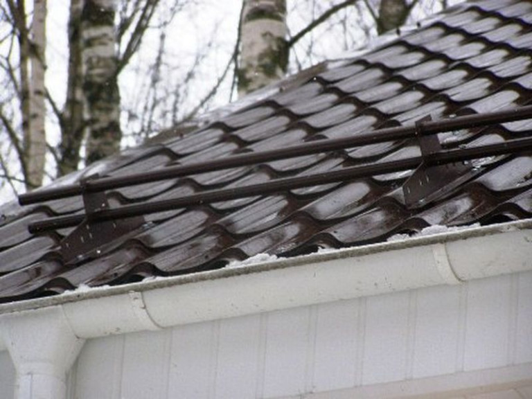 Снегозадержатели для крыш